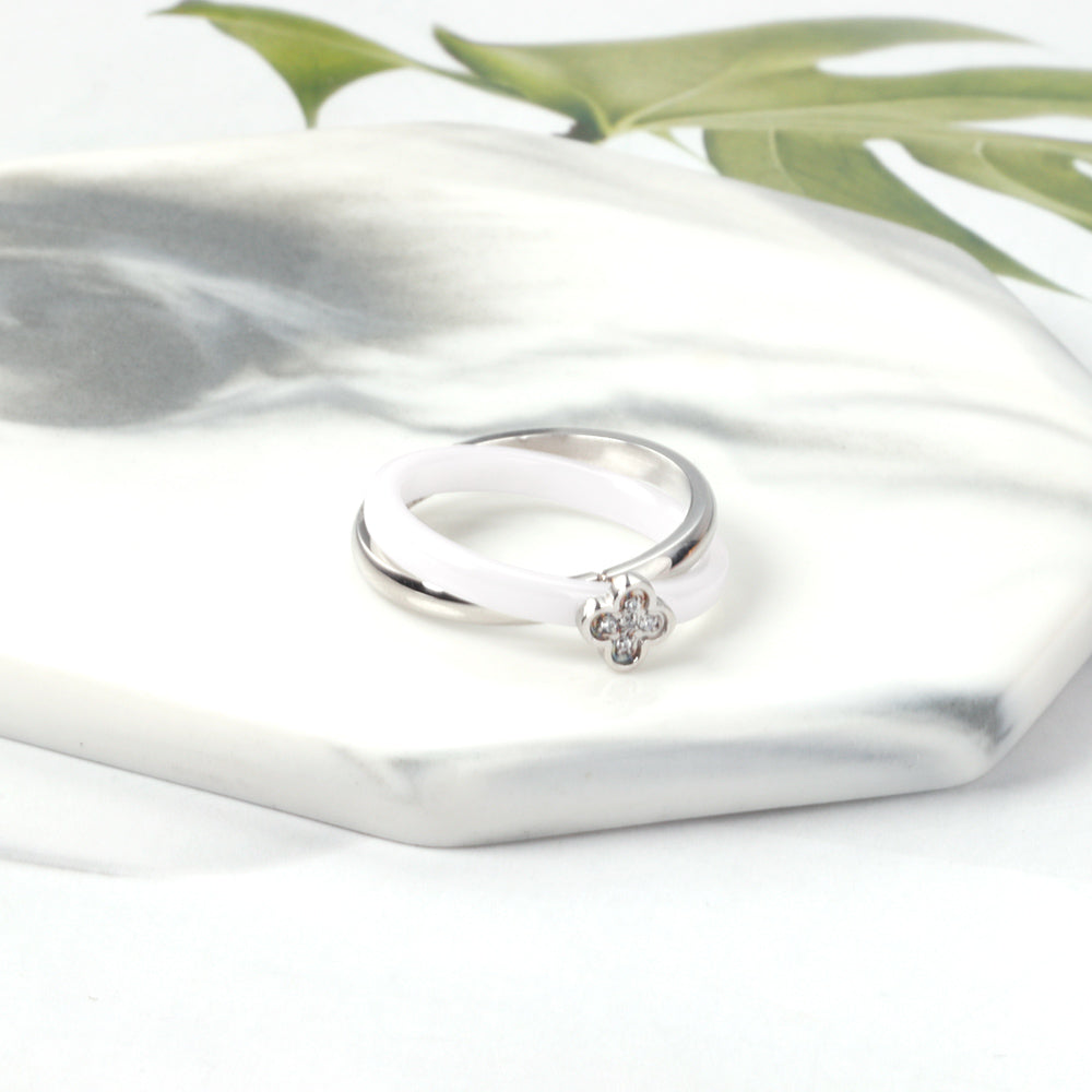 White Gold Plated Premium Fingerring